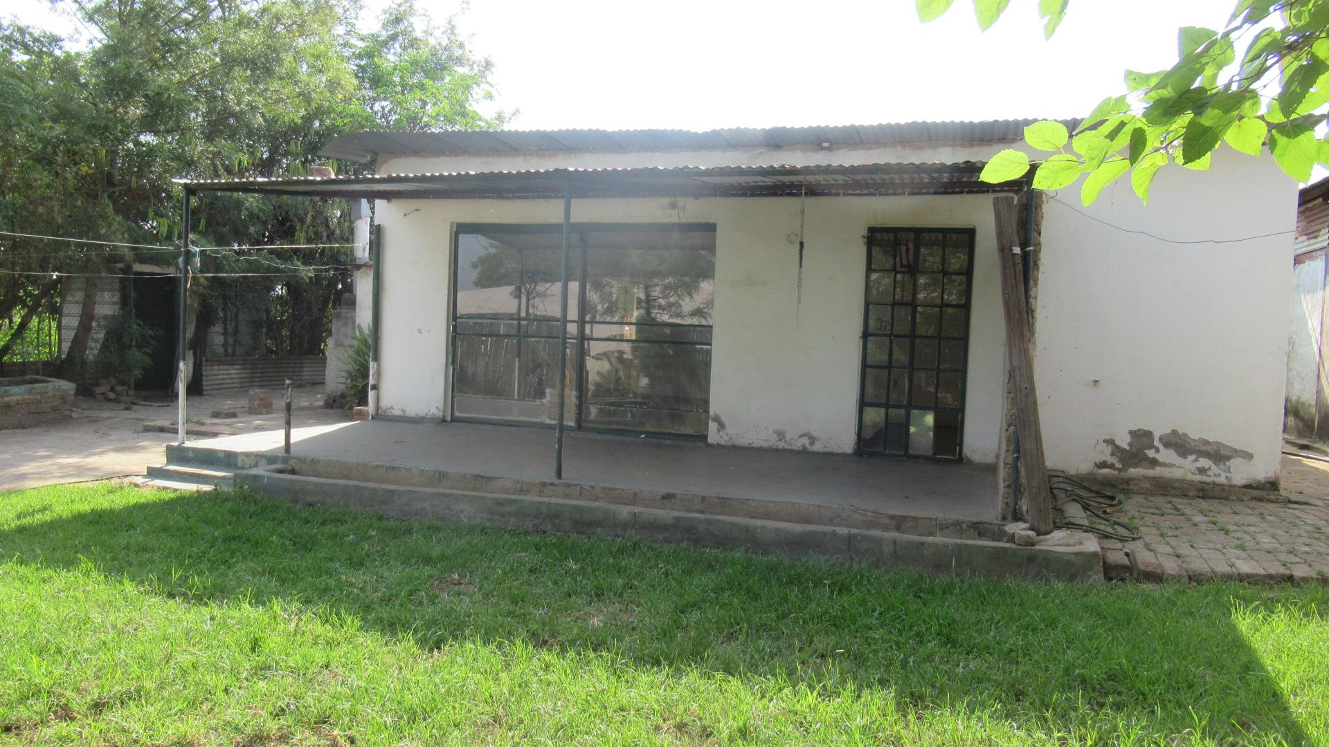 Front View of property in Farm Haakdoornboom