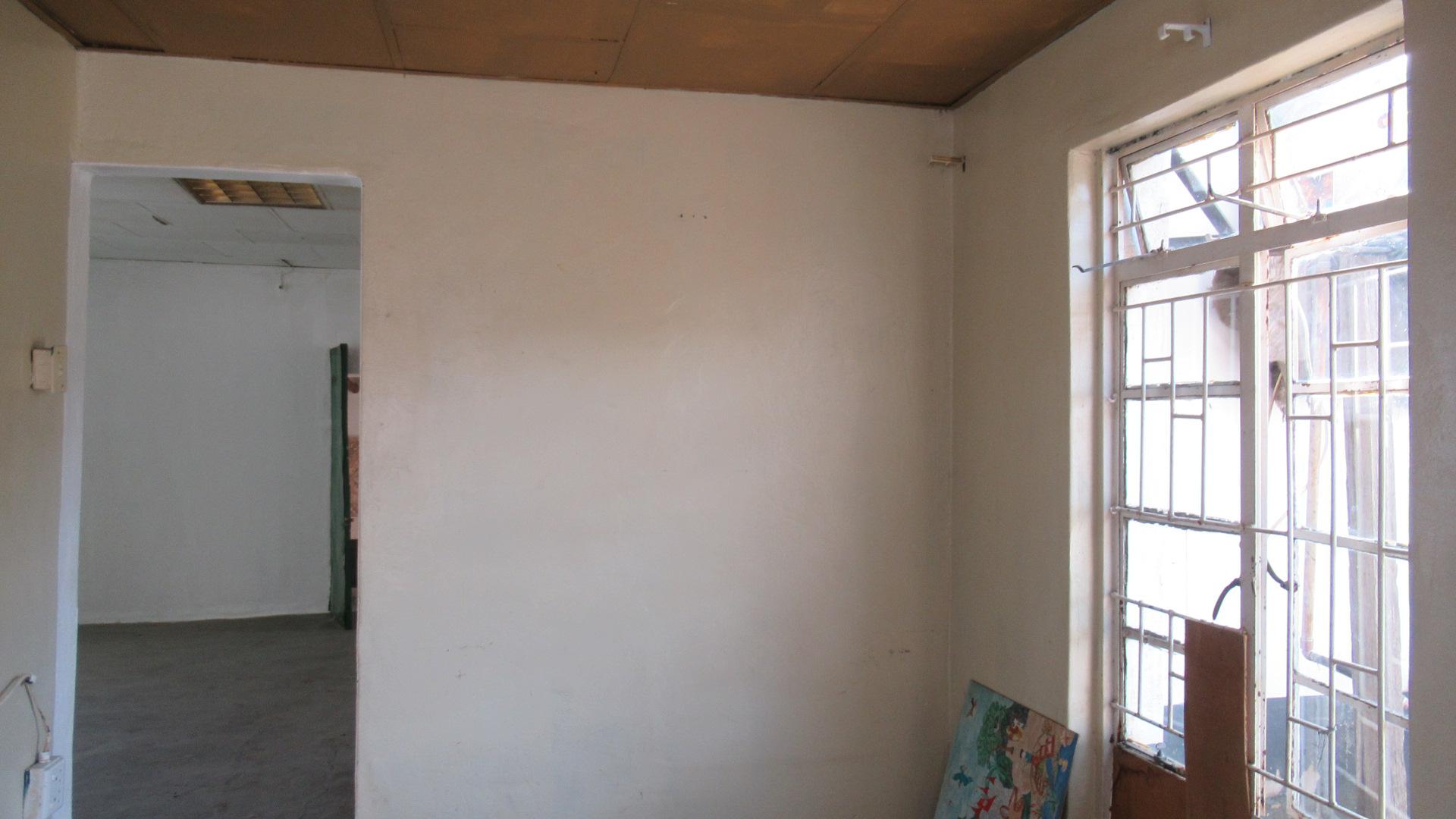 Bed Room 5+ - 75 square meters of property in Farm Haakdoornboom