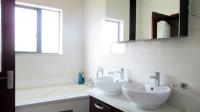 Main Bathroom - 11 square meters of property in Summerset