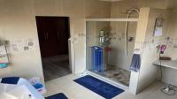 Main Bathroom - 15 square meters of property in Delmas