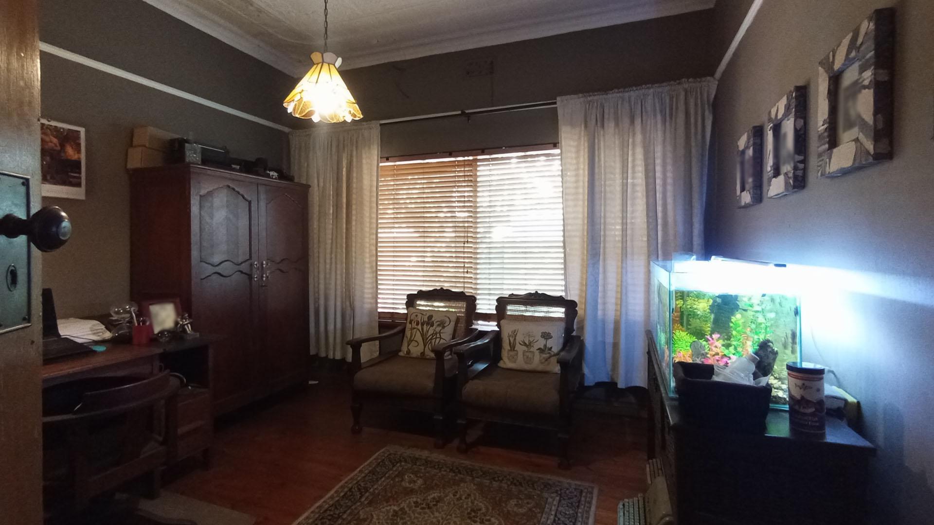 Study - 14 square meters of property in Capital Park