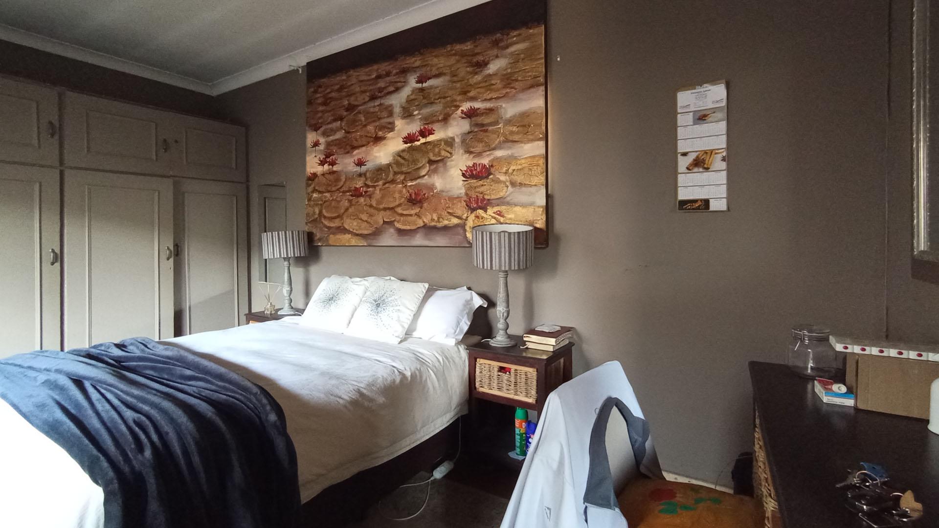 Bed Room 1 - 20 square meters of property in Capital Park