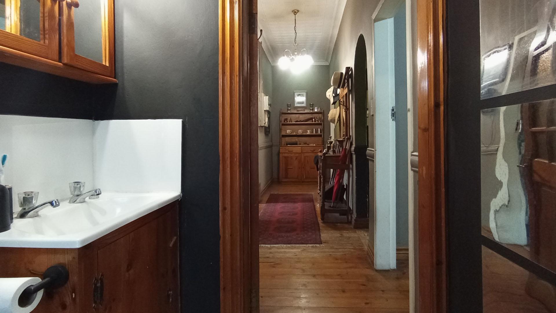 Bathroom 3+ - 4 square meters of property in Capital Park