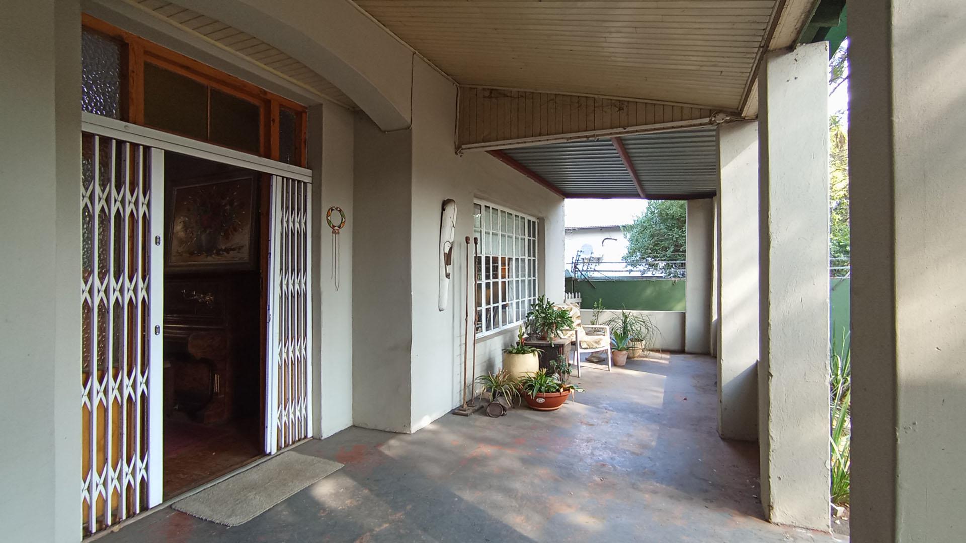 Patio - 43 square meters of property in Capital Park