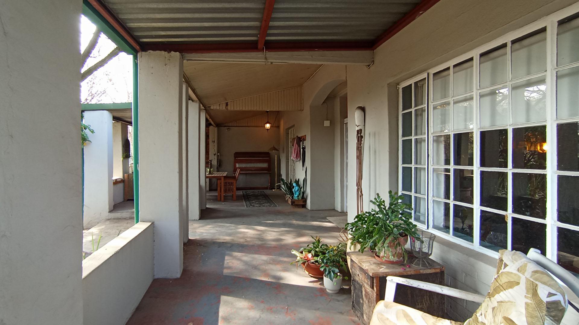 Patio - 43 square meters of property in Capital Park