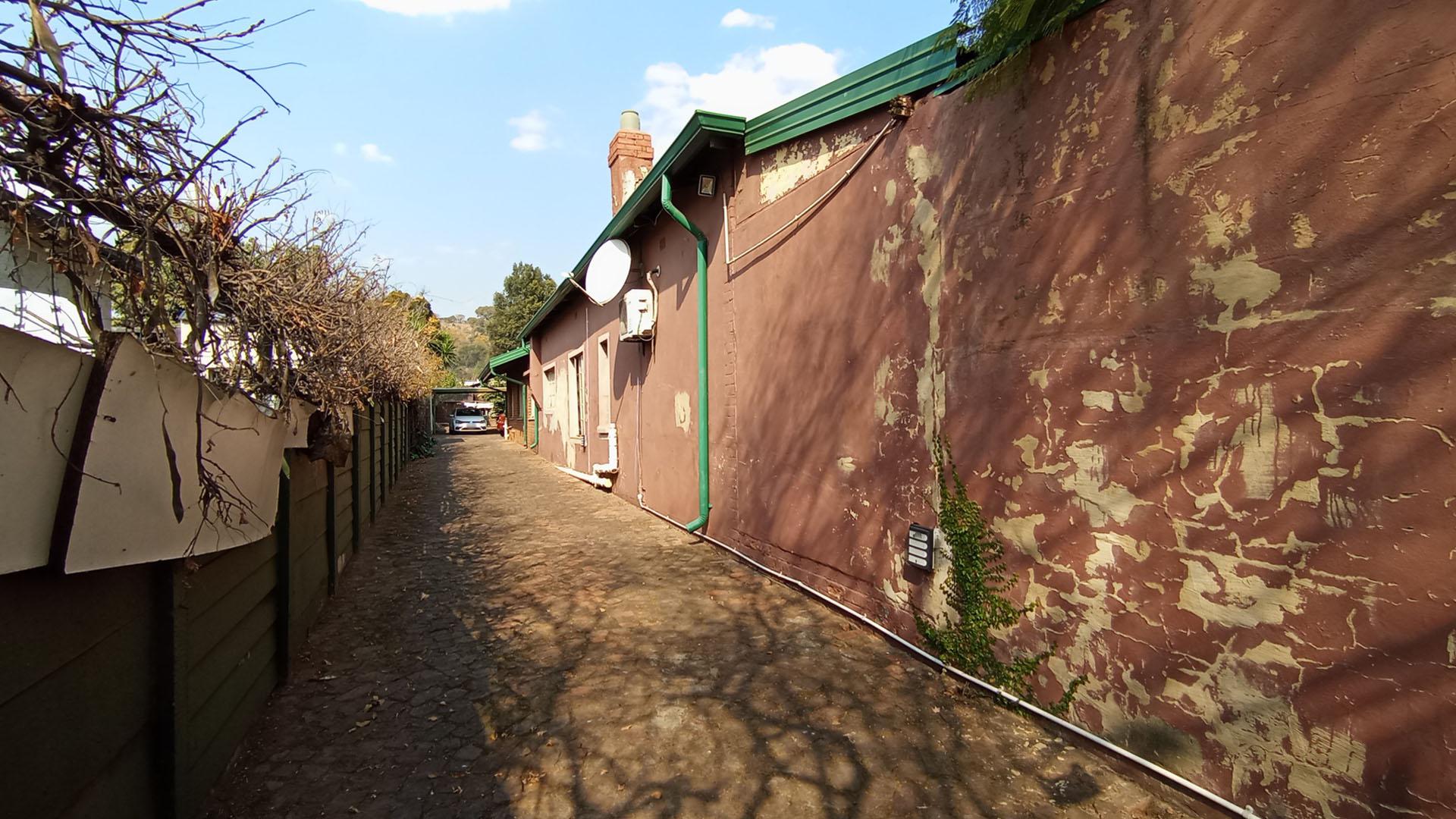 Front View of property in Capital Park