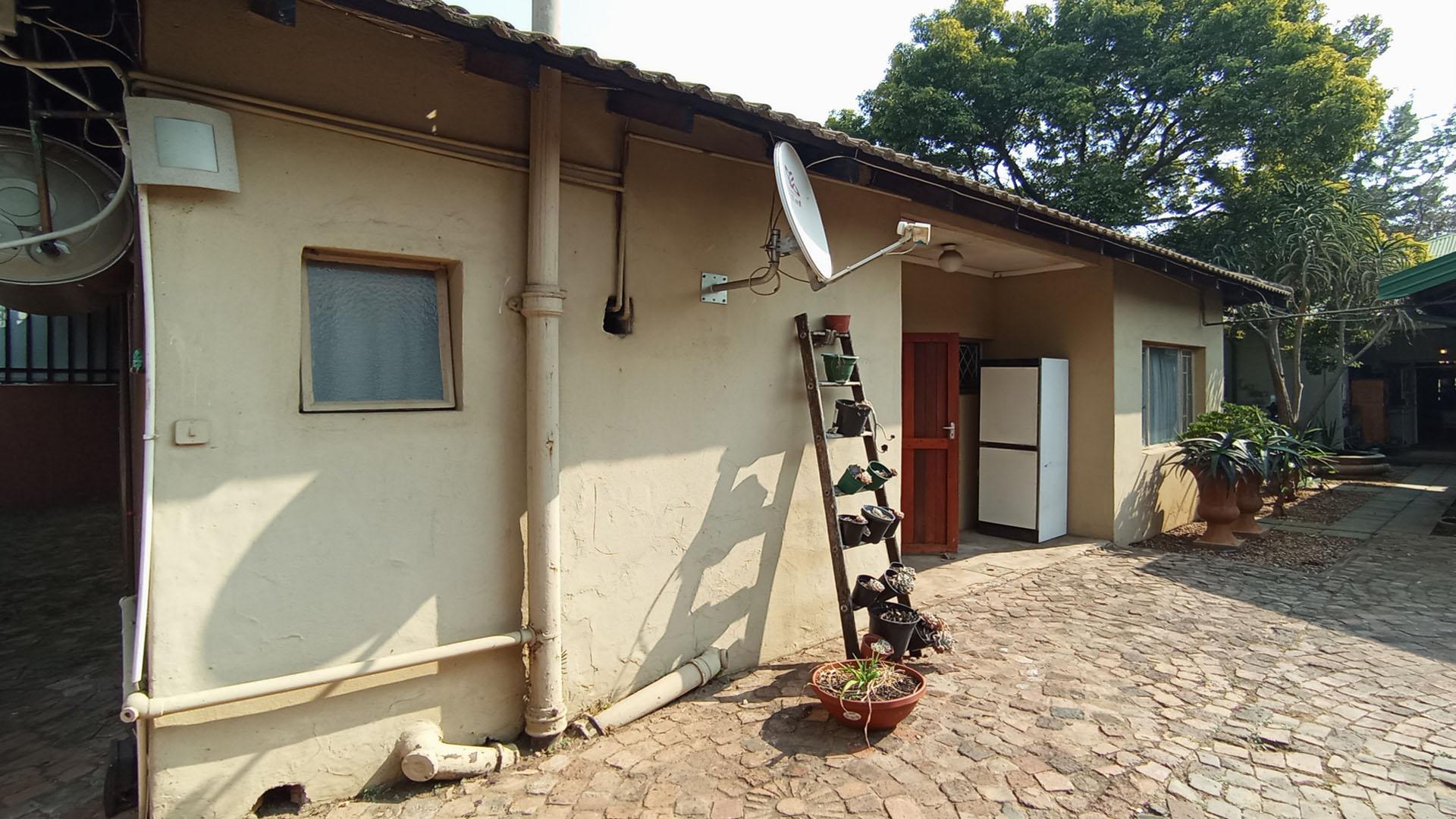 Flatlet - 113 square meters of property in Capital Park