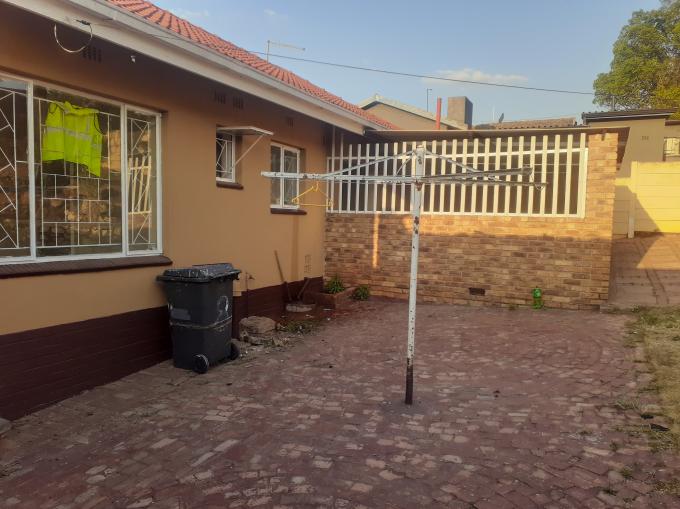 3 Bedroom House for Sale For Sale in Roodepoort West MR535