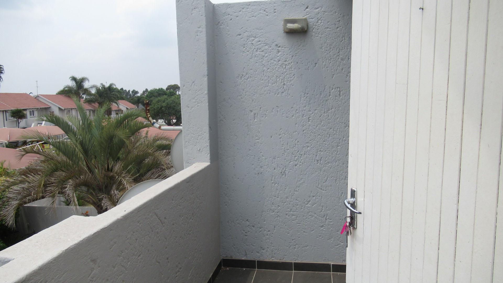 Balcony of property in Glen Marais