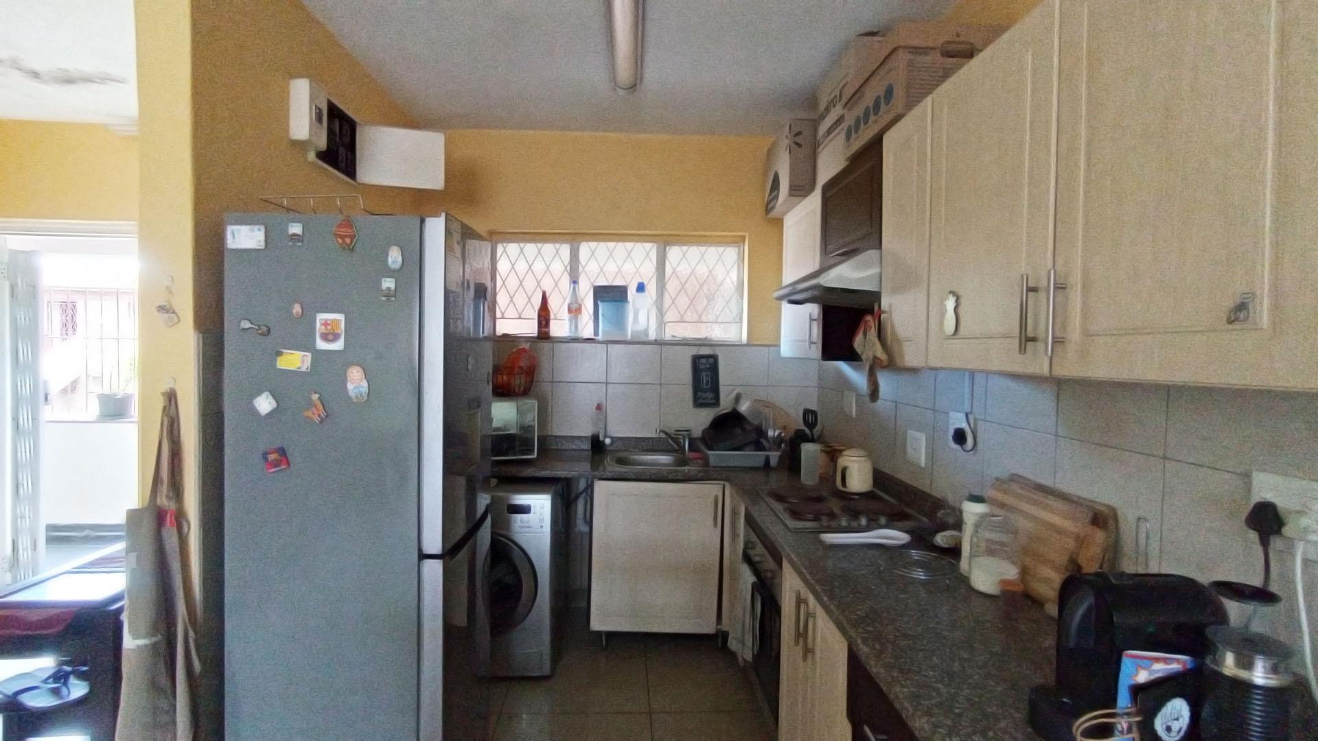 Kitchen - 9 square meters of property in Bulwer (Dbn)