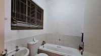 Main Bathroom - 5 square meters of property in Greenhills