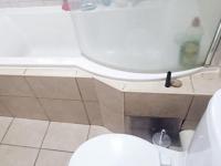 Bathroom 1 - 5 square meters of property in Vereeniging NU