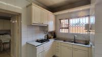 Kitchen - 43 square meters of property in Bakerton