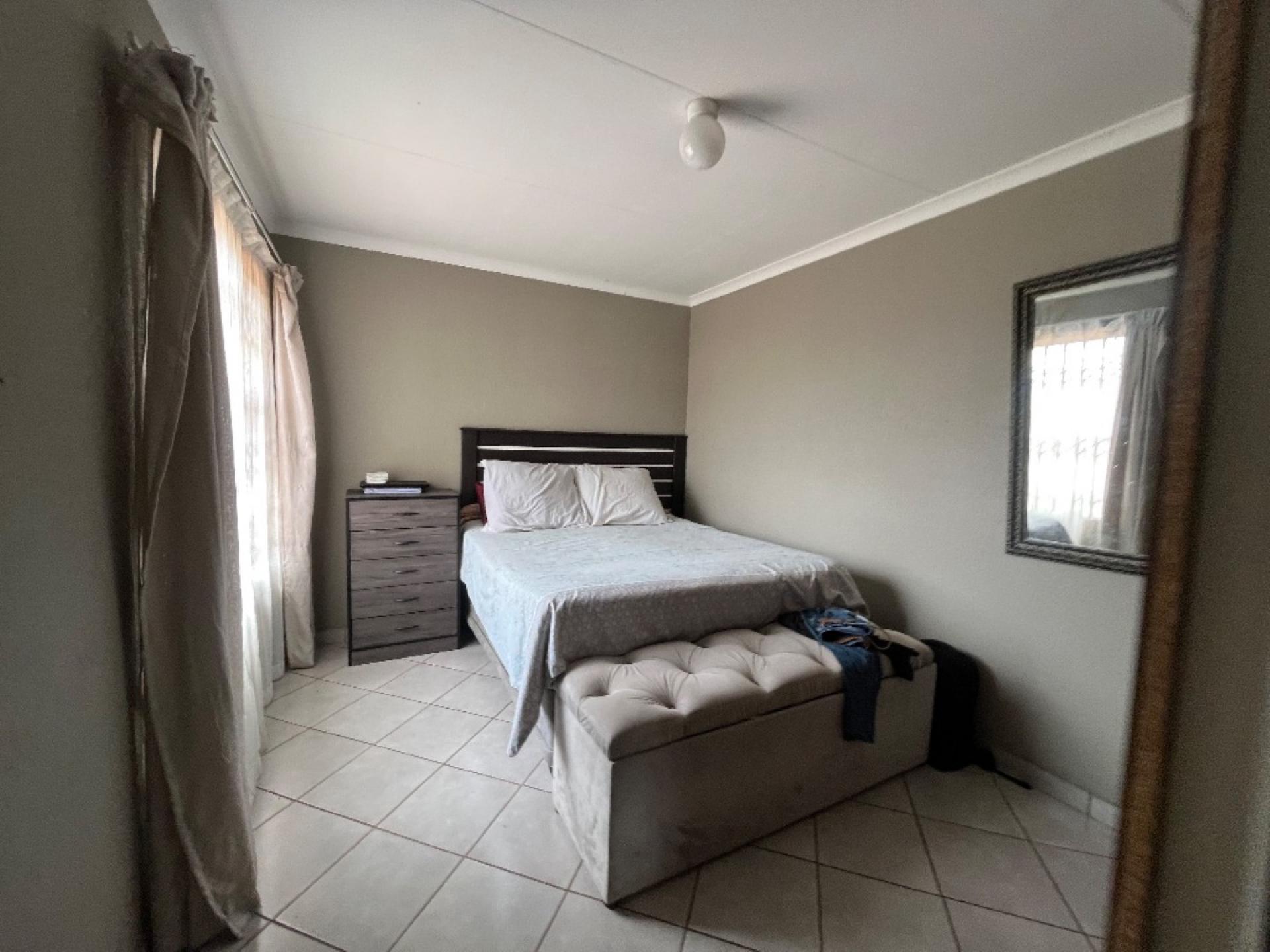 Main Bedroom of property in The Orchards