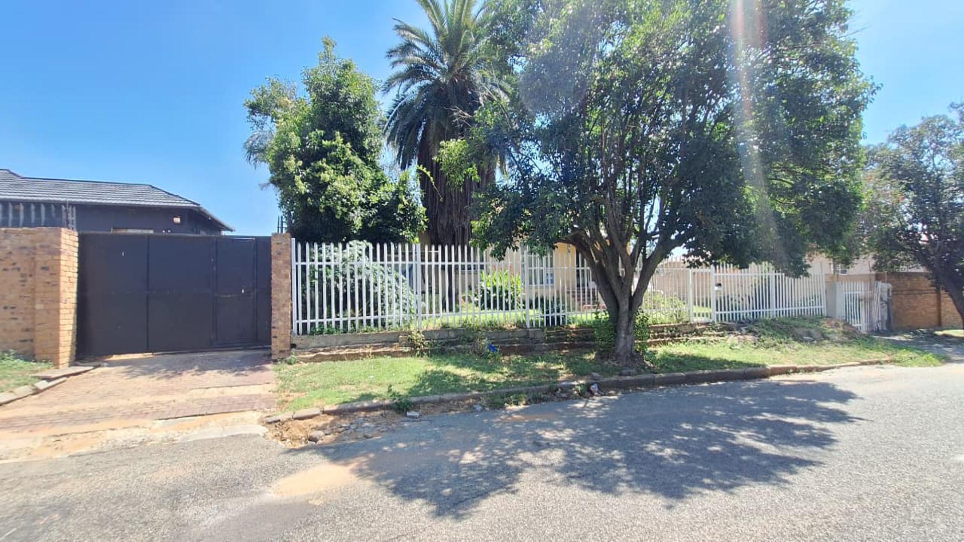 Front View of property in Elsburg