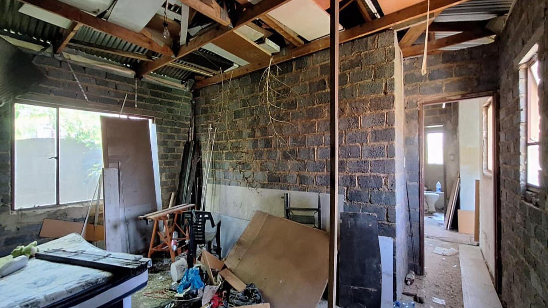 Main Bedroom - 38 square meters of property in Elsburg