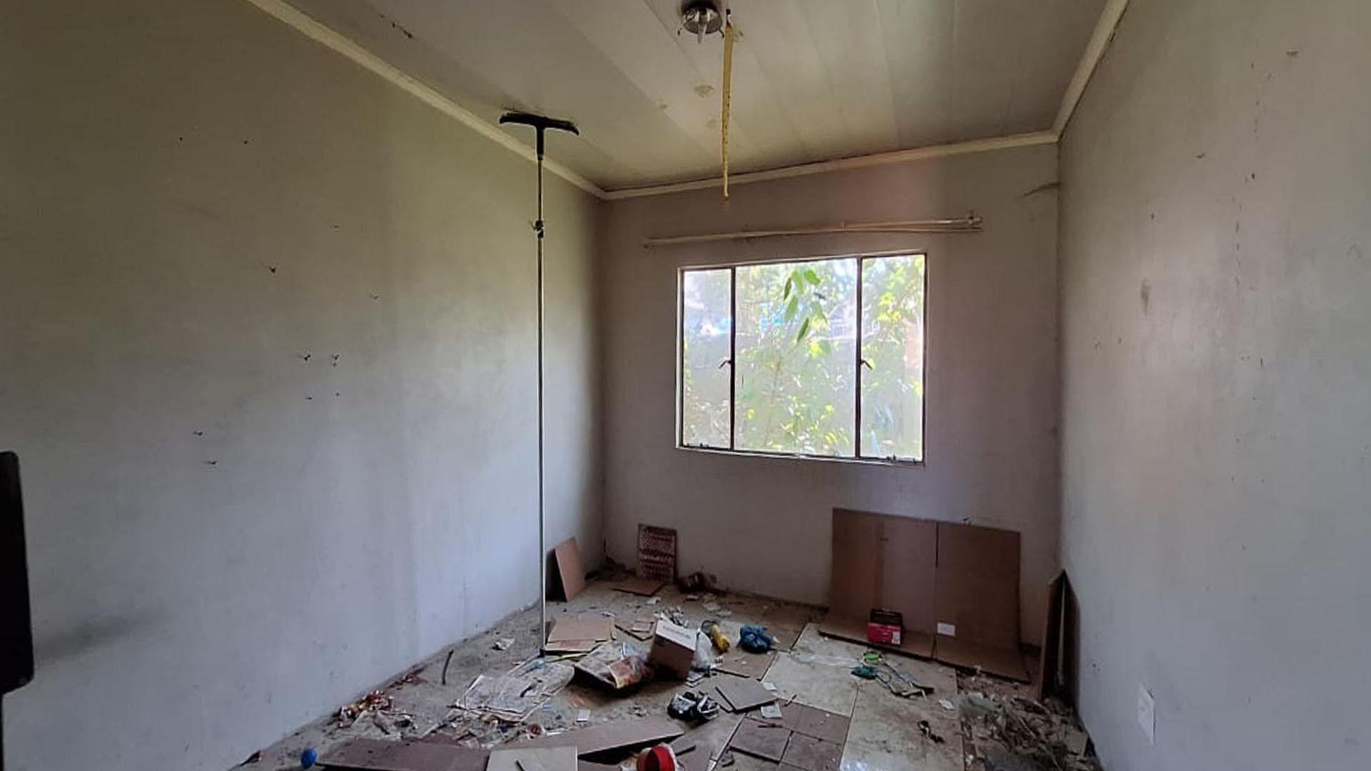 Bed Room 2 - 28 square meters of property in Elsburg