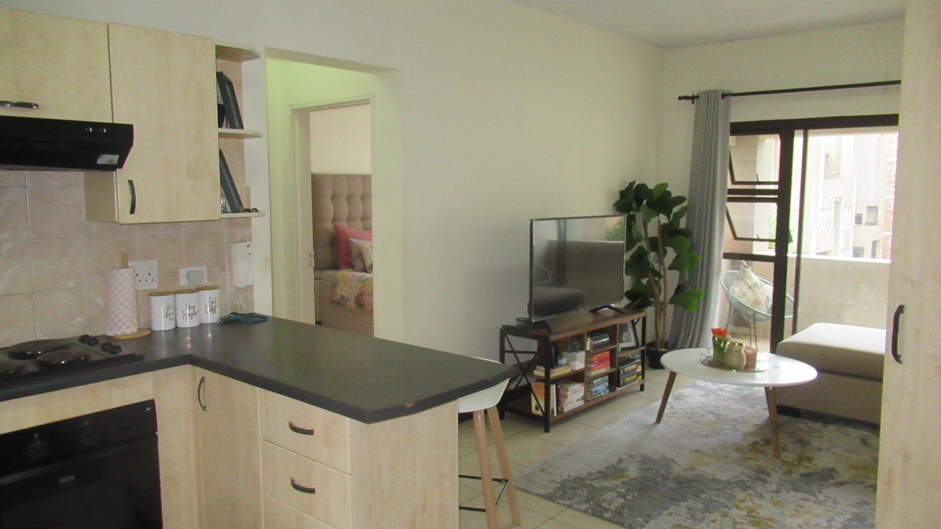 Kitchen - 10 square meters of property in Ferndale - JHB