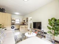 Lounges - 21 square meters of property in Ferndale - JHB