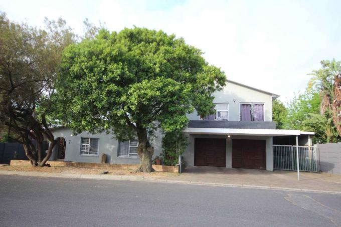 6 Bedroom House for Sale For Sale in Protea Hoogte - MR536222
