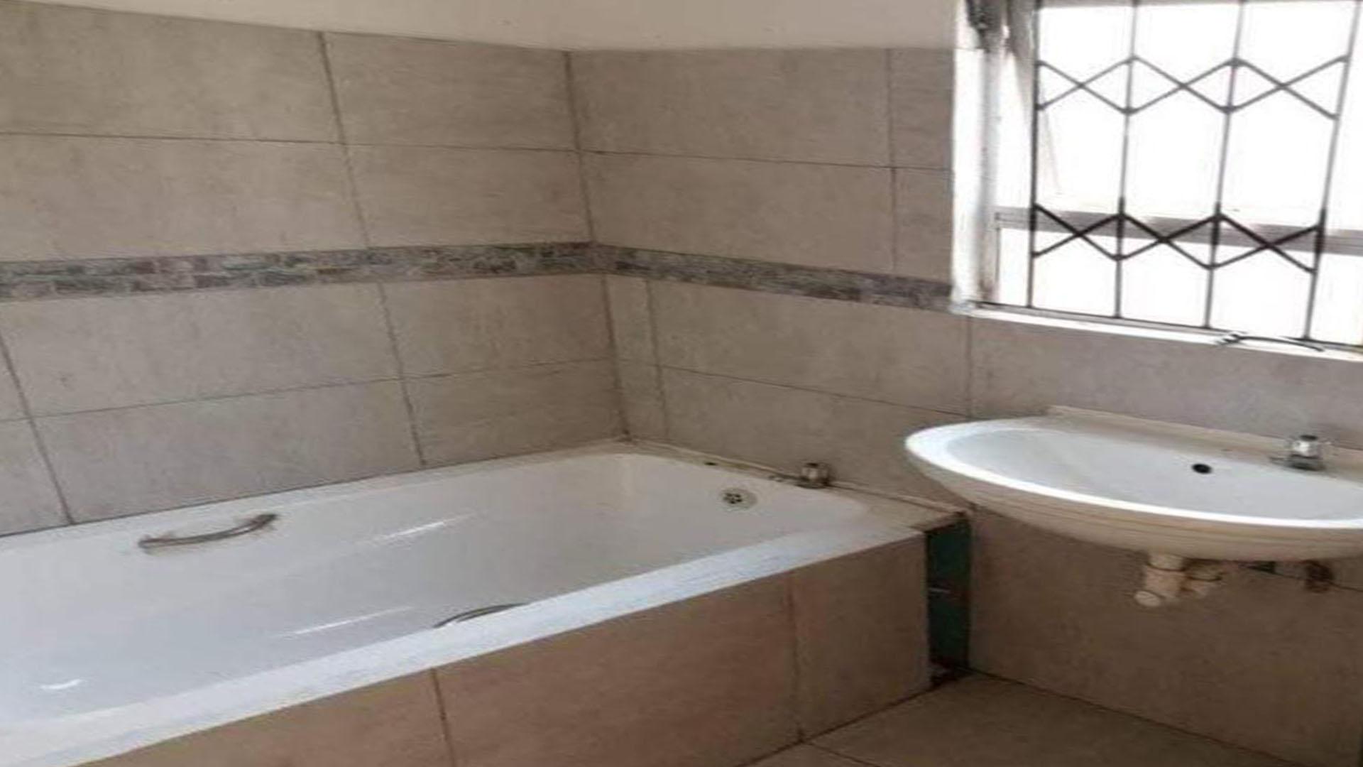 Bathroom 1 of property in Khayelitsha