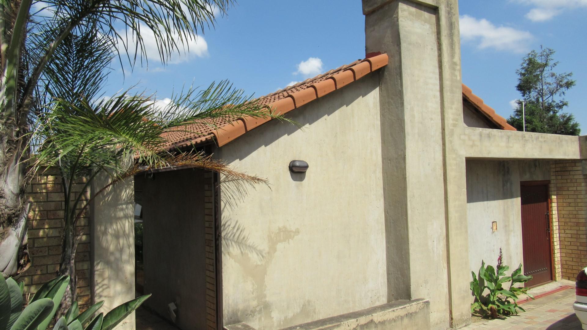 Front View of property in Esther Park