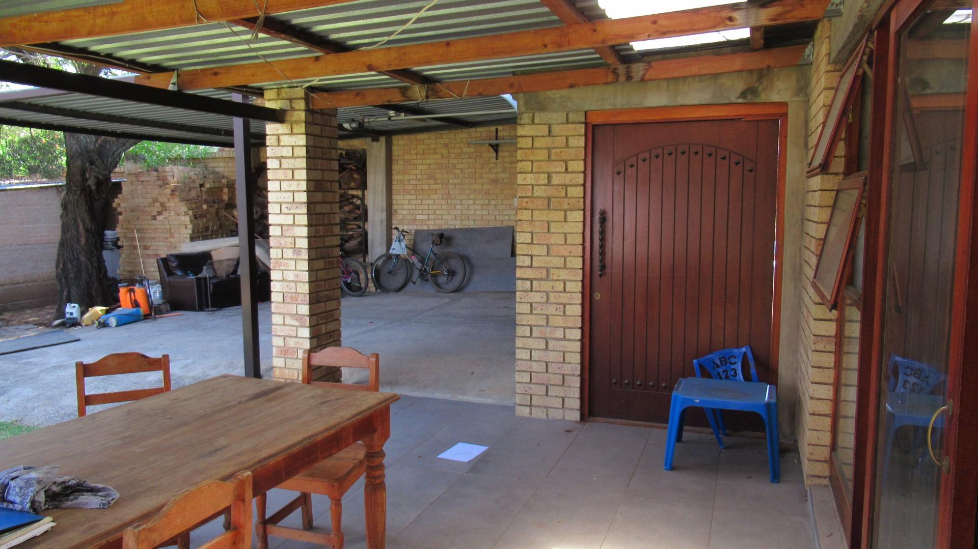 Patio - 48 square meters of property in Esther Park