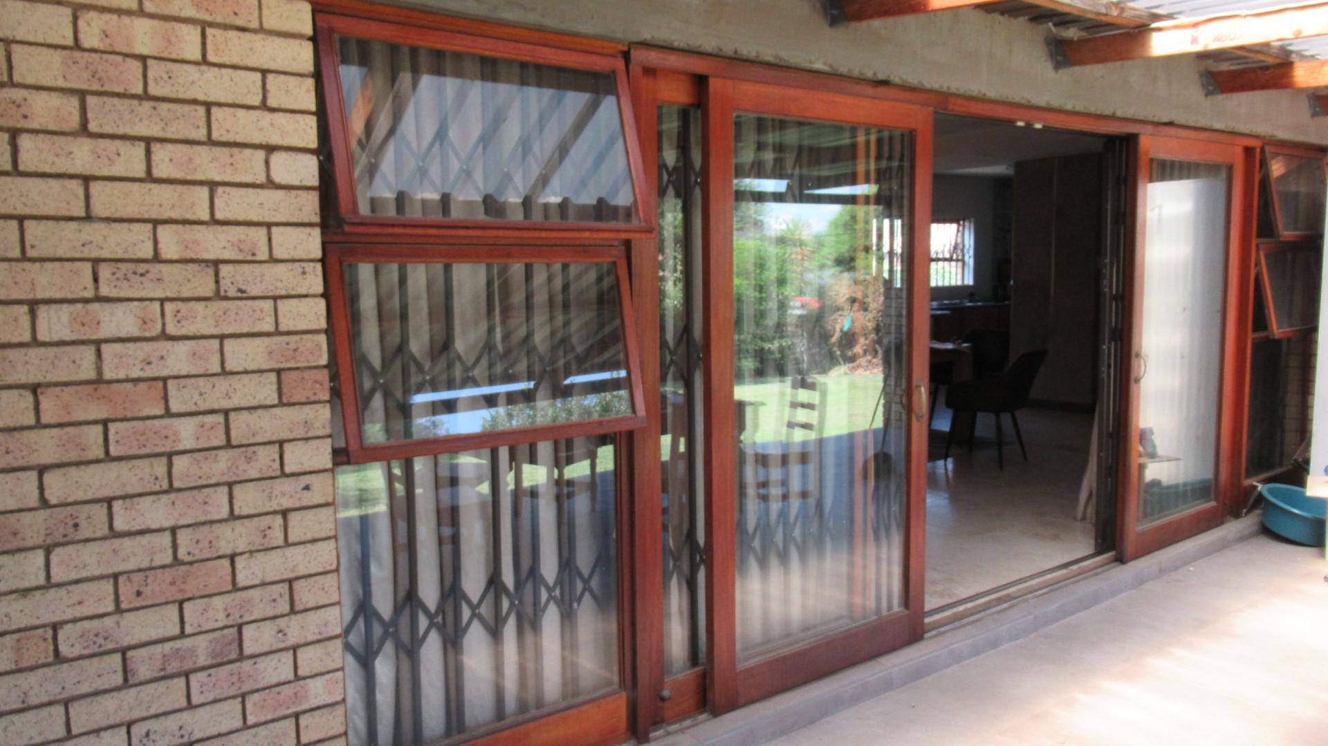 Patio - 48 square meters of property in Esther Park