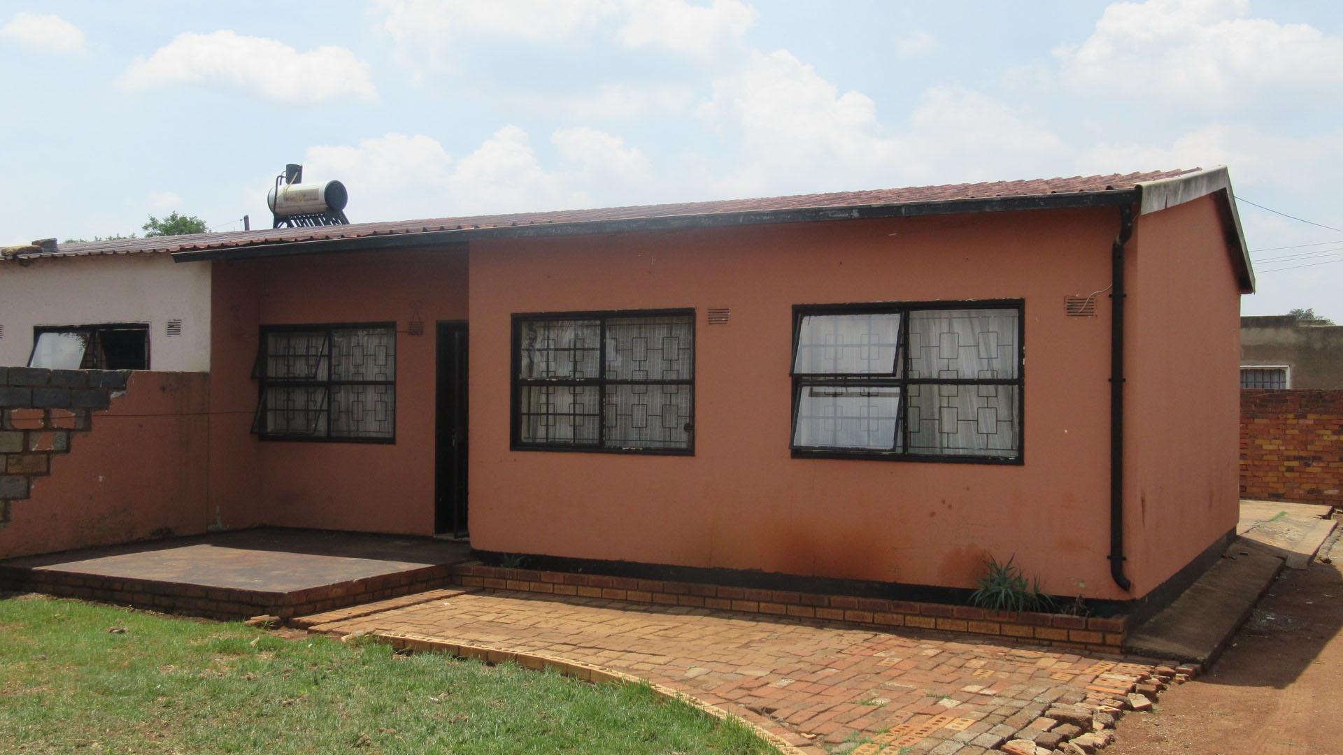 Front View of property in Klipspruit West