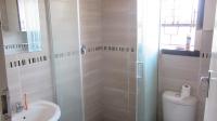 Bathroom 1 - 3 square meters of property in Klipspruit West