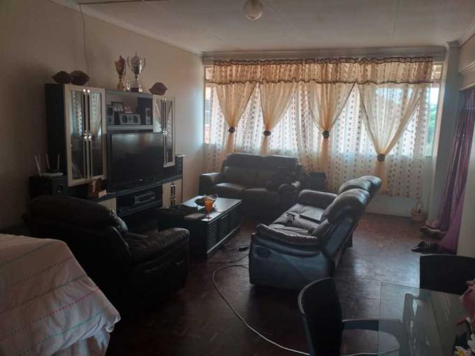2 Bedroom Apartment to Rent in Adamayview - Property to rent - MR536560
