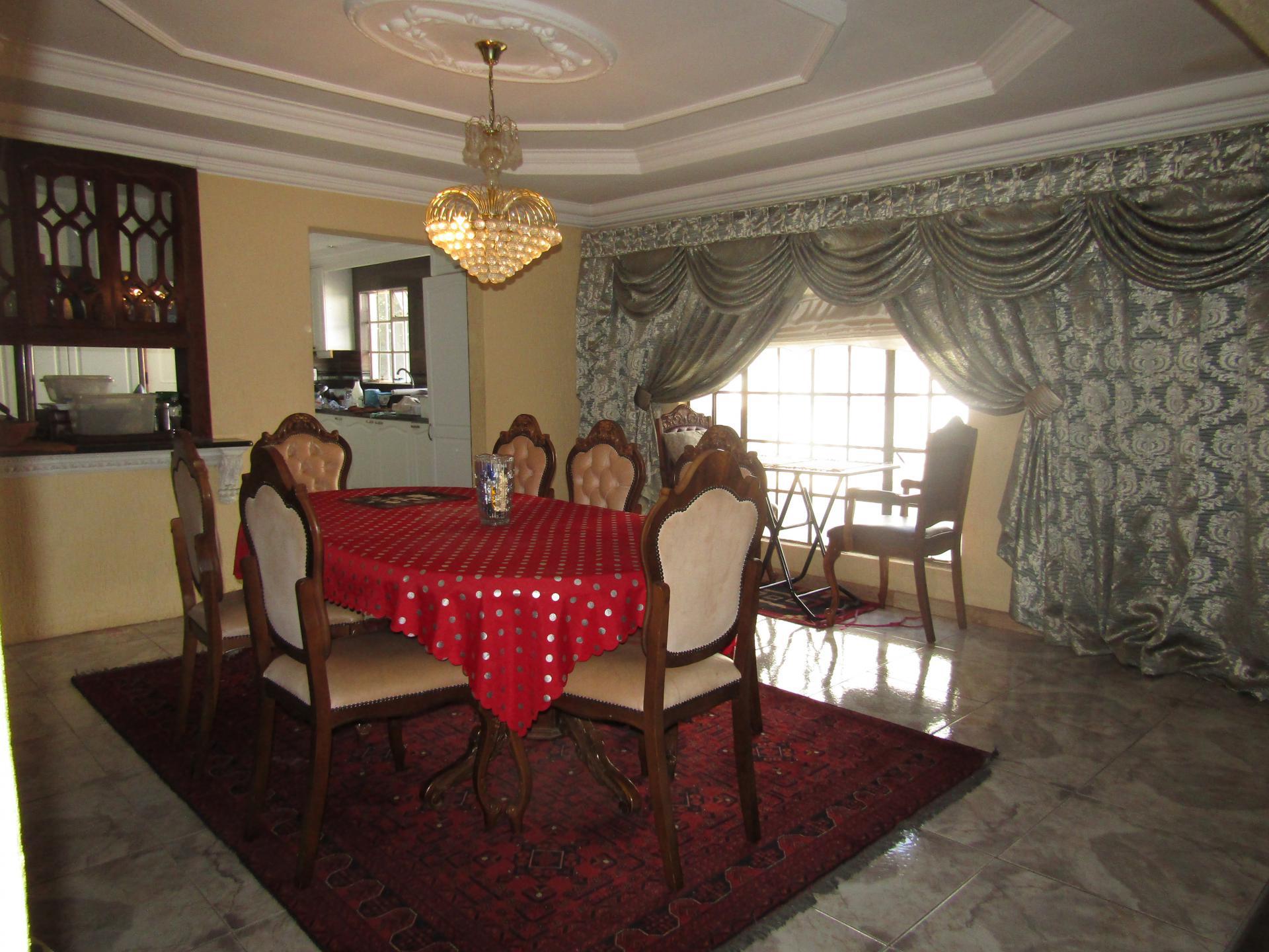 Dining Room of property in Sundowner