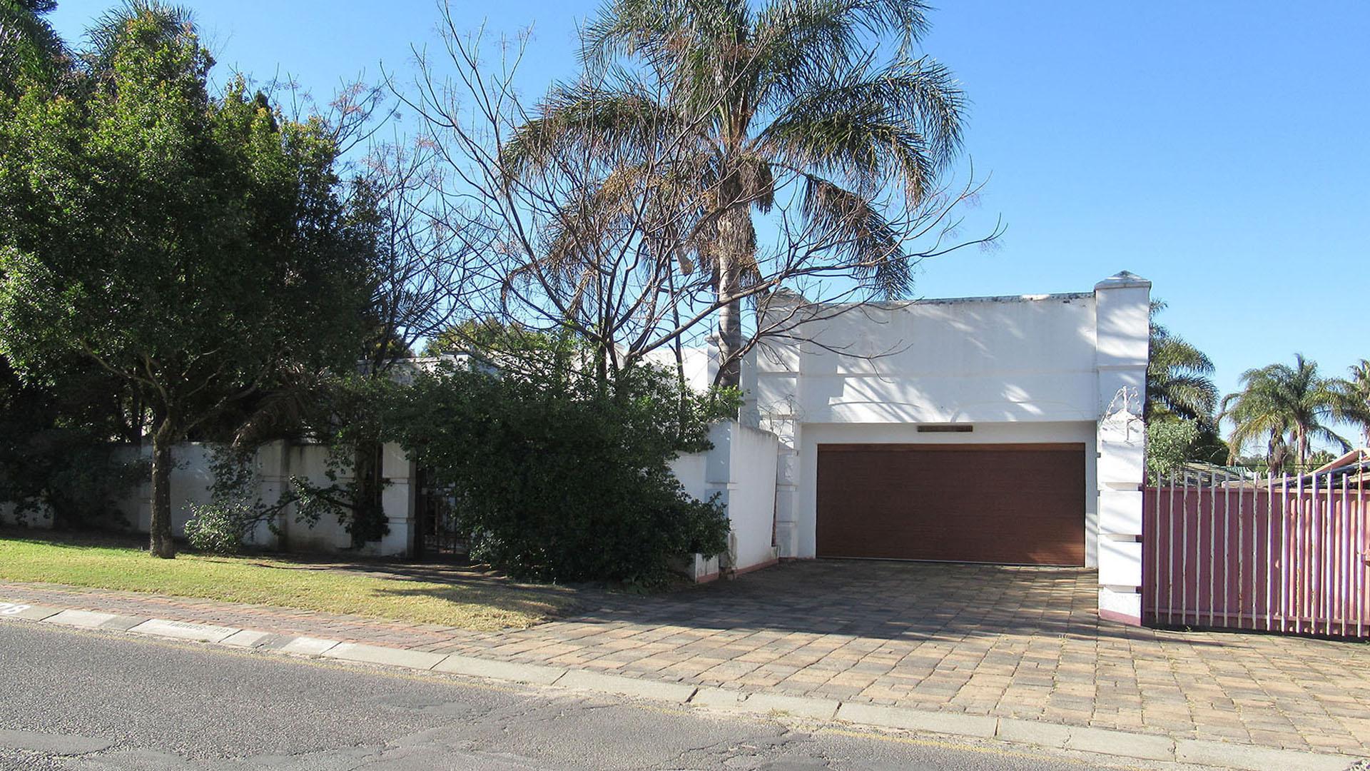 Front View of property in Sundowner