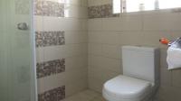 Guest Toilet - 9 square meters of property in Sundowner