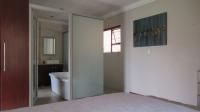 Main Bedroom - 20 square meters of property in South Crest