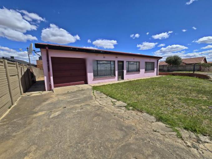 Standard Bank SIE Sale In Execution 3 Bedroom House for Sale in Botshabelo - MR536707