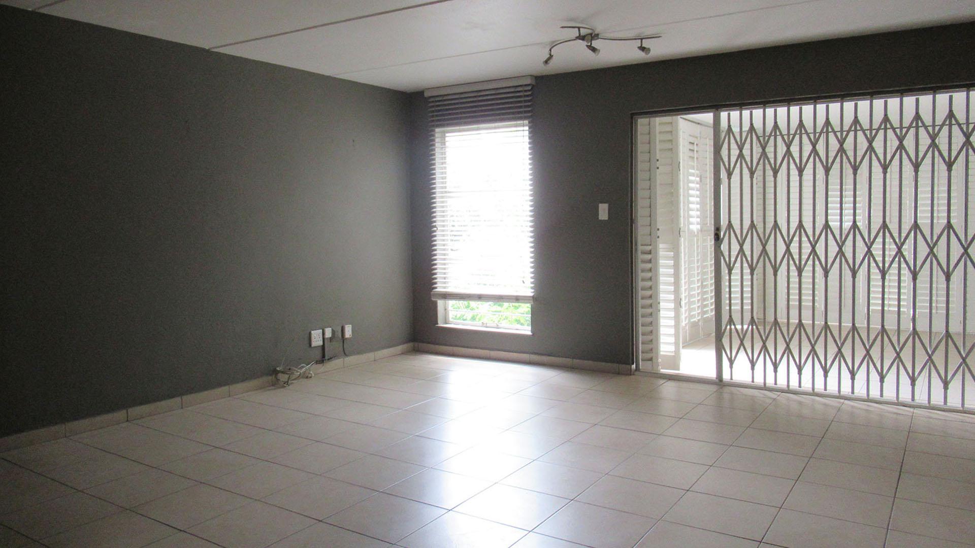 Lounges - 29 square meters of property in Edenburg - Jhb