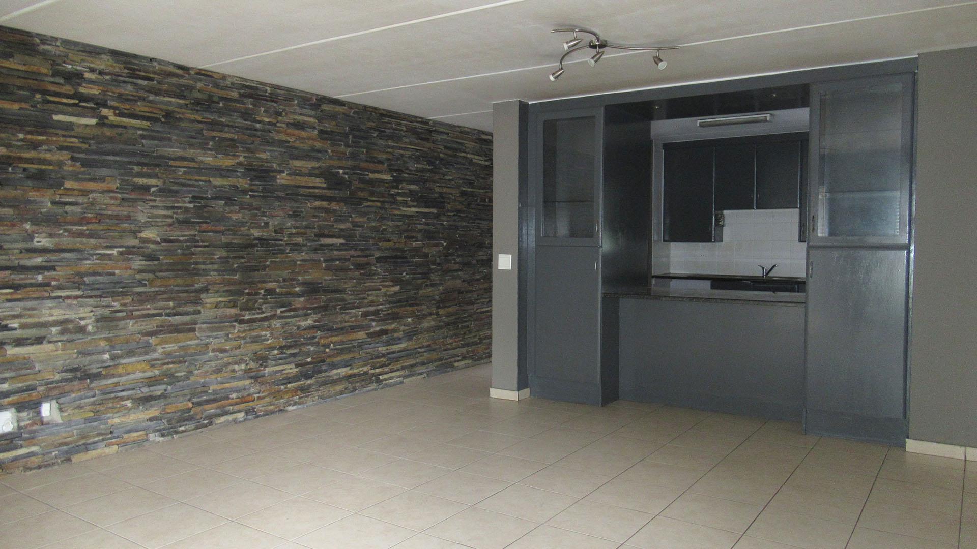 Lounges - 29 square meters of property in Edenburg - Jhb