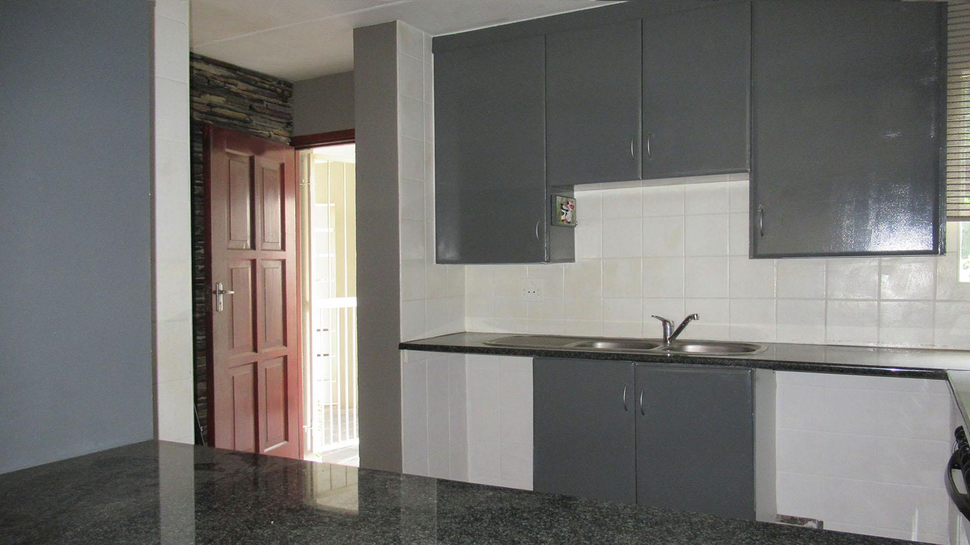 Kitchen - 8 square meters of property in Edenburg - Jhb
