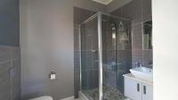 Bathroom 1 - 6 square meters of property in Summerset