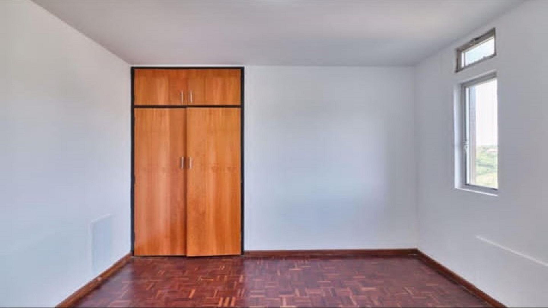 Bed Room 2 - 18 square meters of property in Amanzimtoti 