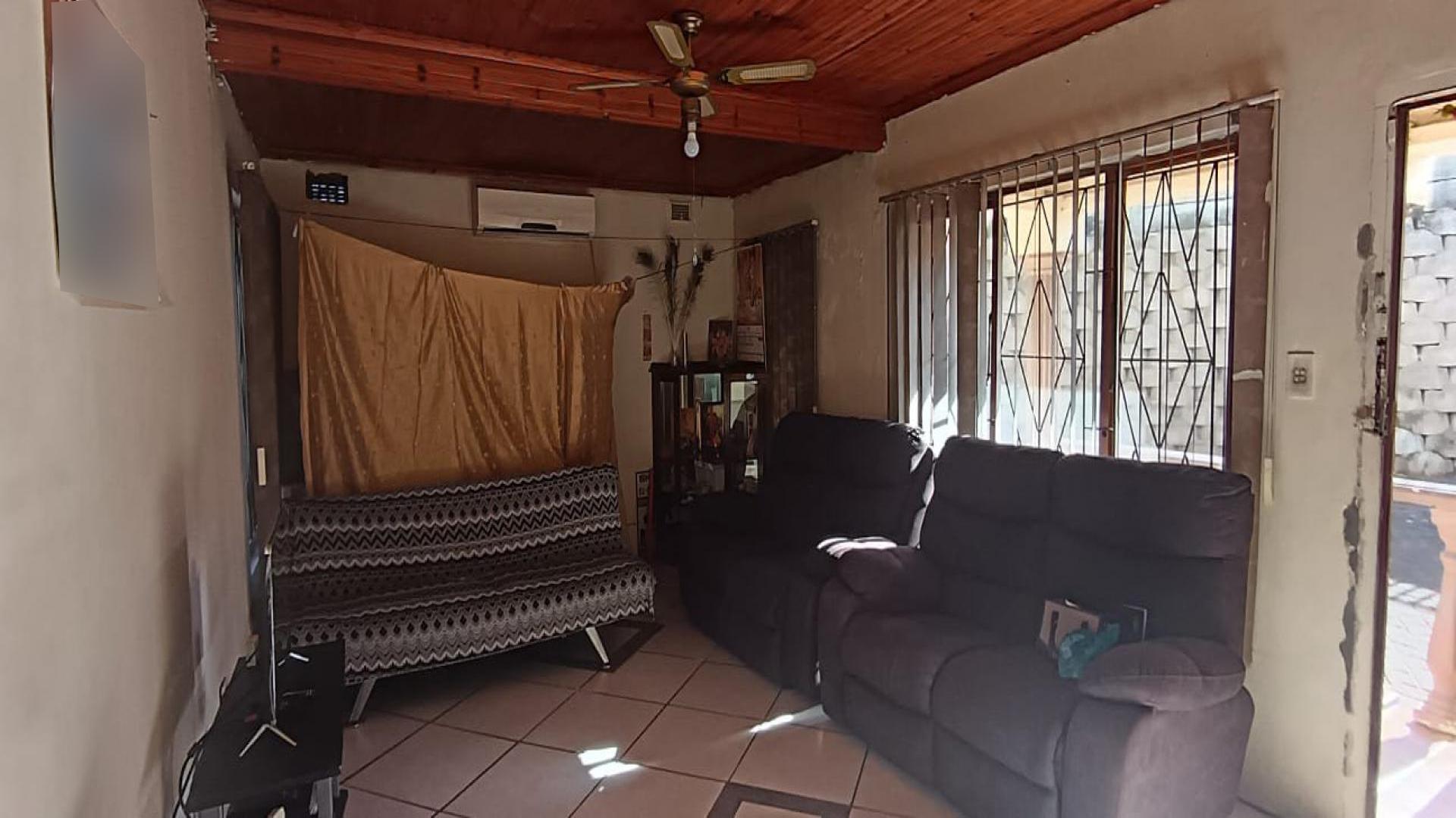Lounges of property in Brookdale