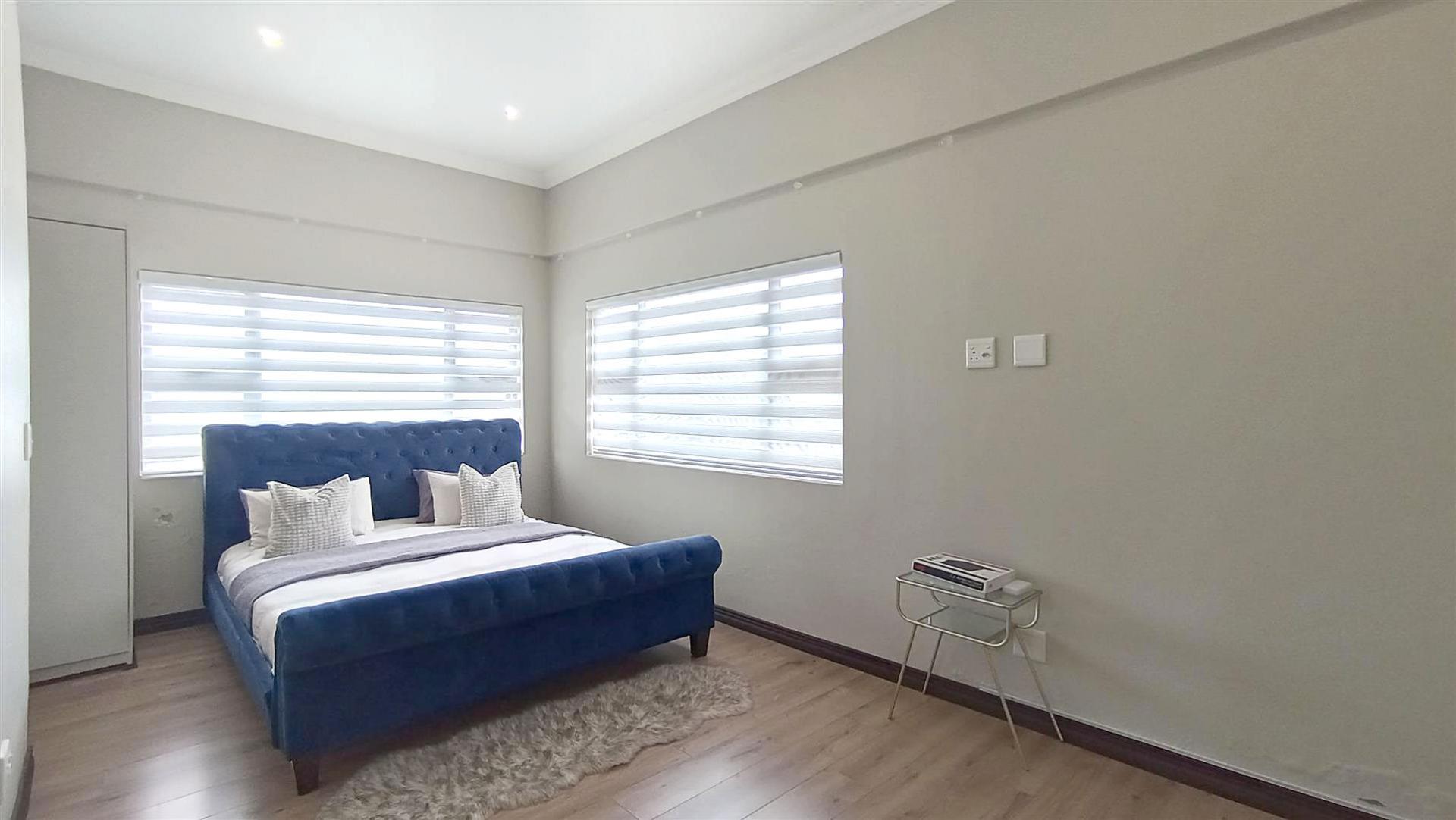 Main Bedroom - 26 square meters of property in Midstream Estate