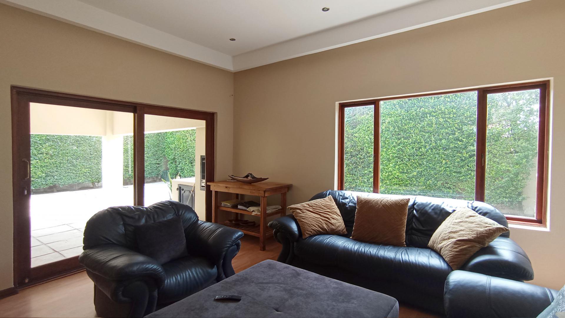 Lounges - 47 square meters of property in Broadacres