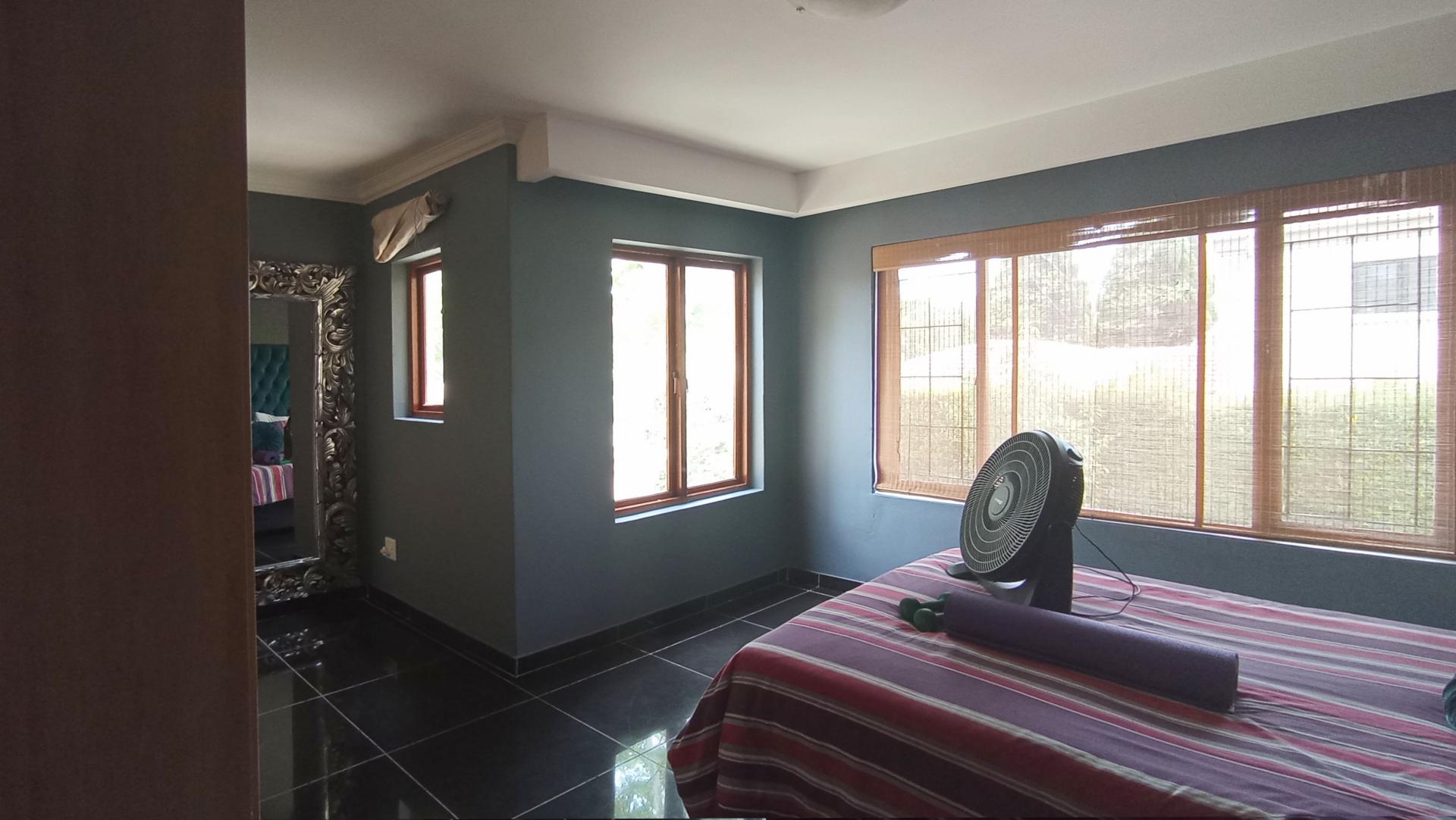 Bed Room 2 - 18 square meters of property in Broadacres