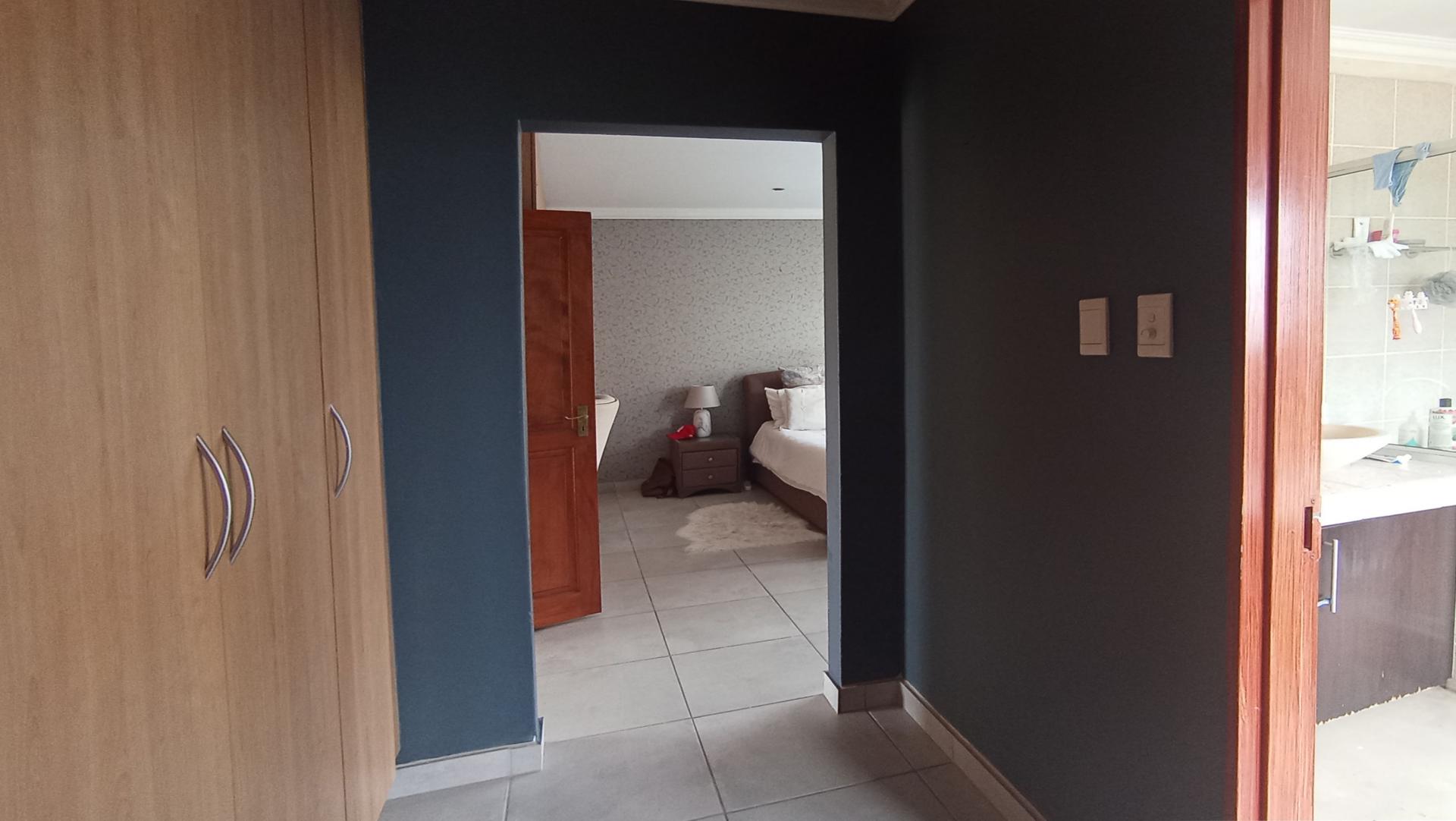 Spaces - 29 square meters of property in Broadacres