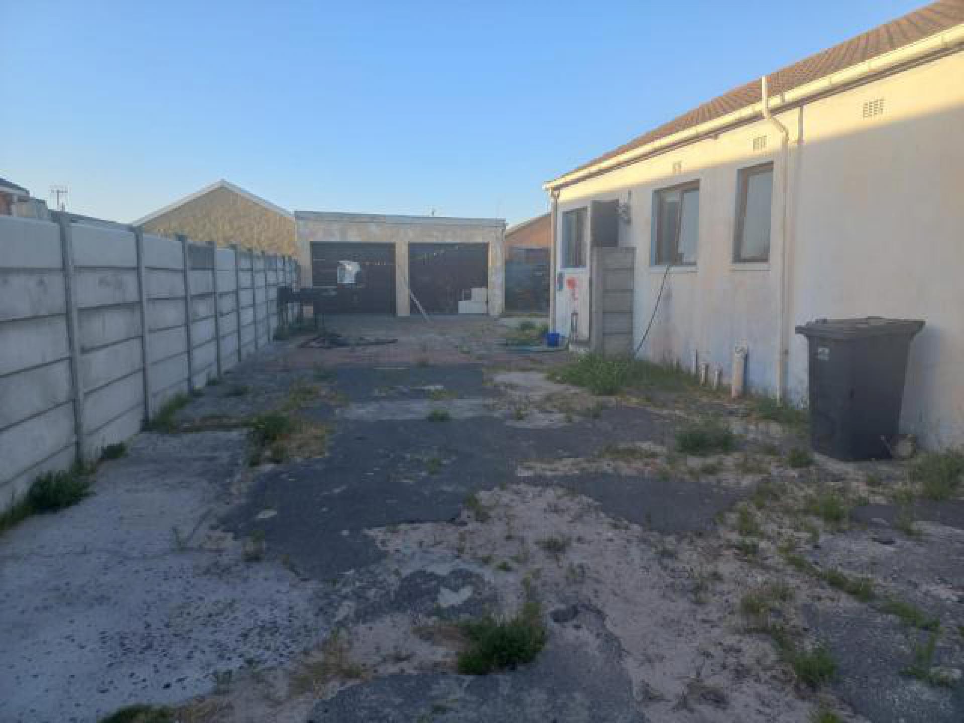 Front View of property in Weltevreden Valley