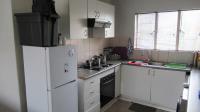 Kitchen - 11 square meters of property in Ravensklip