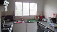 Kitchen - 11 square meters of property in Ravensklip