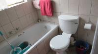 Bathroom 1 - 6 square meters of property in Ravensklip